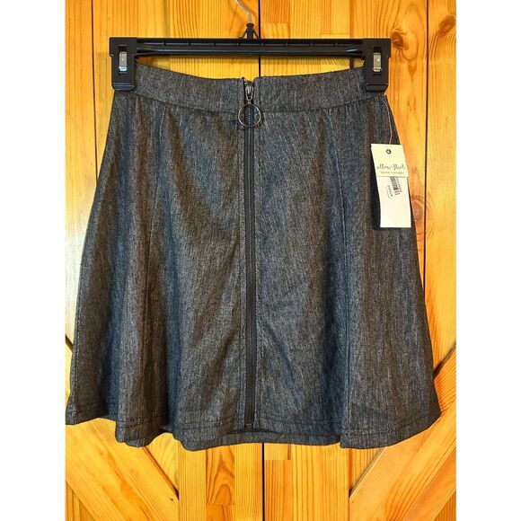 Ultra Flirt Juniors Black Front Zip Skater Skirt Elastic Waist NWT Size XS (5147 - Picture 1 of 3